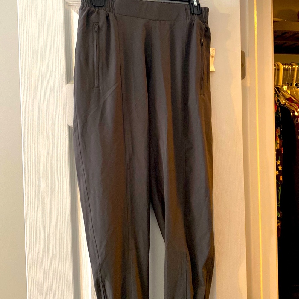 Old Navy New with tags athleisure joggers olive